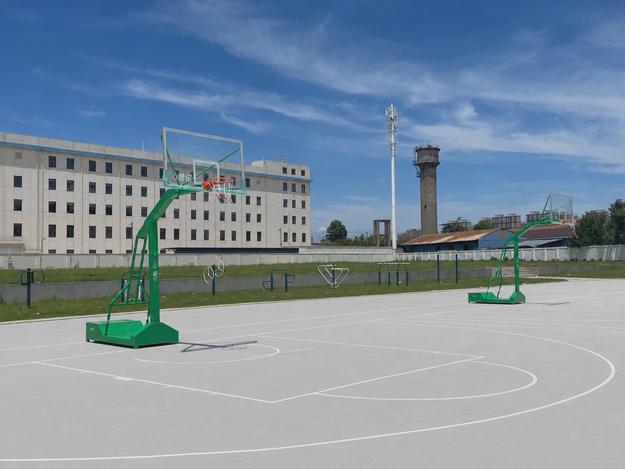 武汉襄五学校室外篮球场实景