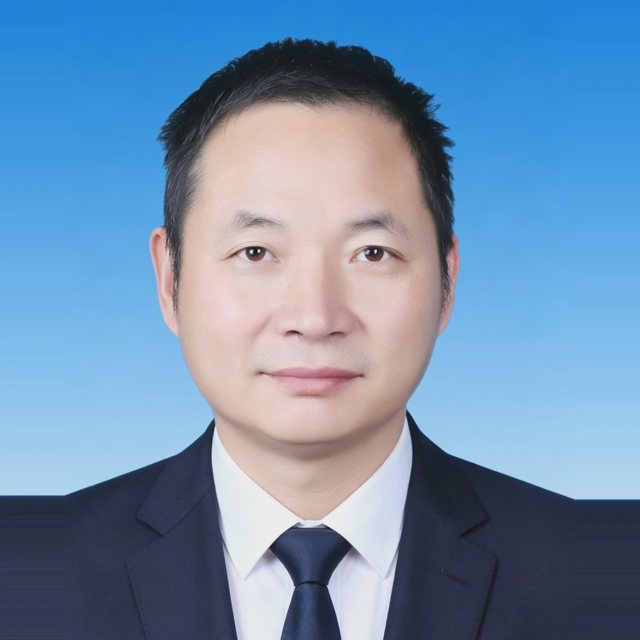 武汉襄武学校化学傅启应高清师资照片